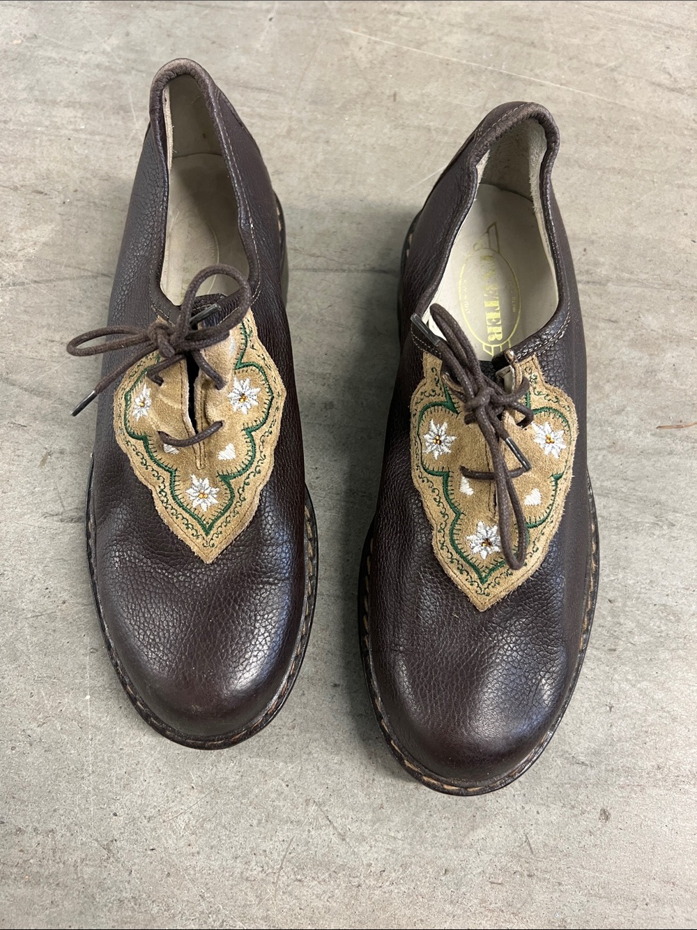 Brown Leather Women’s Lace-Up Flats with Embroidered Tan Accent
